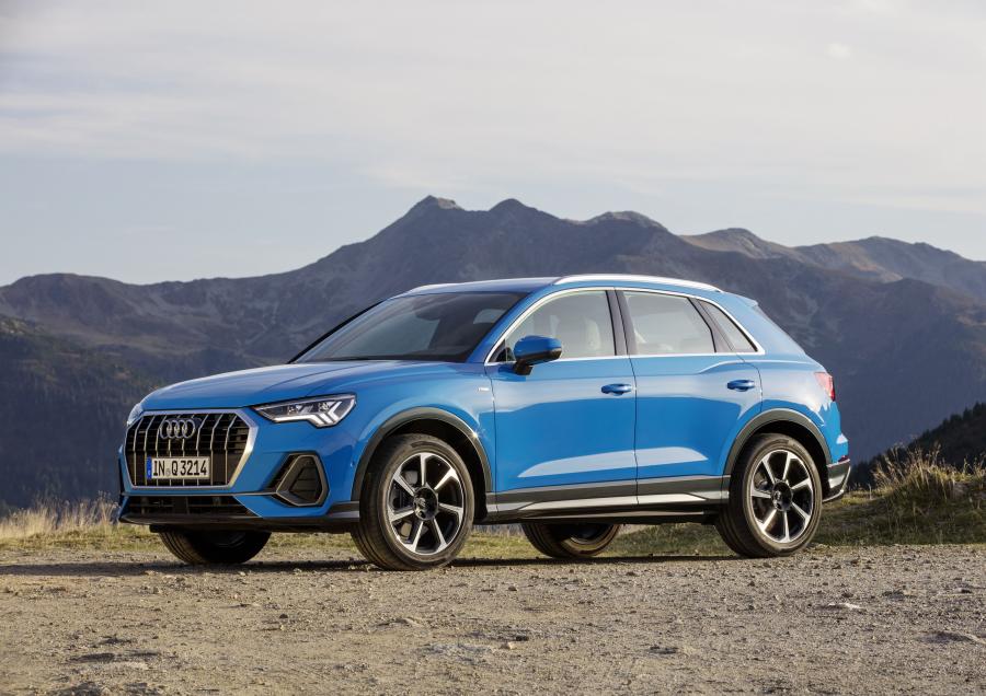  Audi Q3 45 TFSI Quattro S-Line 2018 года  (WW) (фото 39 из 56)